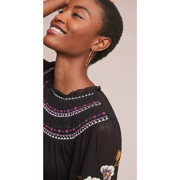 Anthropologie Akemi + Kin Louise Black Embroidered Floral Blouse Size Medium - Picture 3 of 16